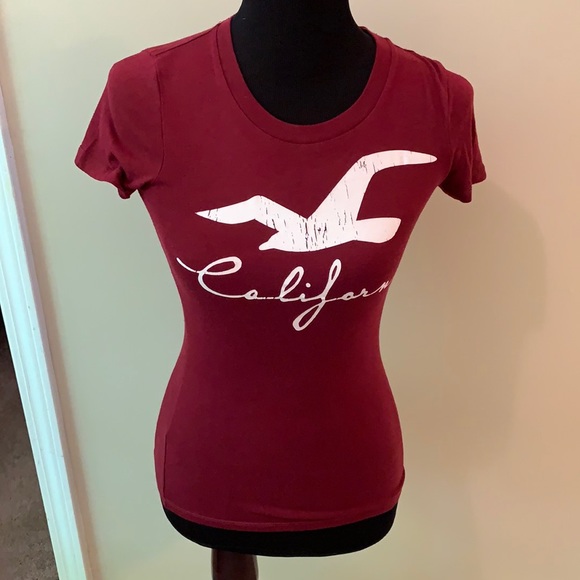 Hollister Tops - Hollister Graphic Tee